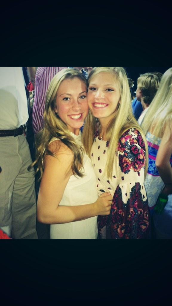 emilyallisonn12's tweet photo. huge happy birthday to my grounded best friend @pdmegandp 😉 thanks for being tall with me meg ily http://t.co/YgXGAt2TaL