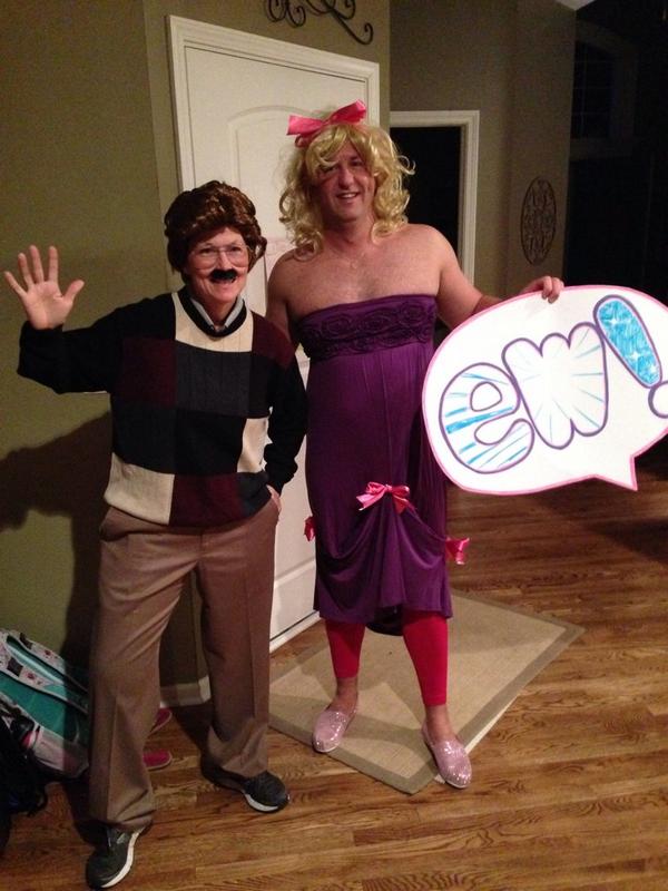 dugnkris4's tweet photo. @jimmyfallon @MargJaworski eww!!#FallonCostume http://t.co/cnyfmikazO