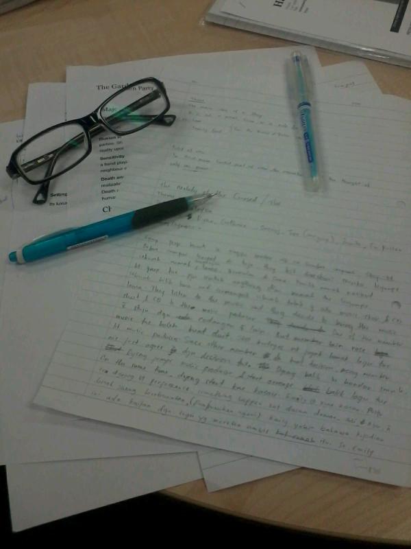 njwyyskm's tweet image. Group discussion!! #OfShortStory #storyPlot #horror #nextPresentation #comingSoon