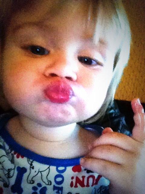 HeyItsChocolate's tweet photo. Mi amooooor!! Cosita <3 http://t.co/dLRlEYnPlc