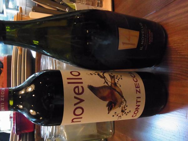 osteriacantina's tweet photo. ノヴェッロ（ボジョレーヌーボーのイタリア版）入ってきました。
飲みやすくてスイスイいっちゃいます(^^♪ http://t.co/S3gqH05V1A