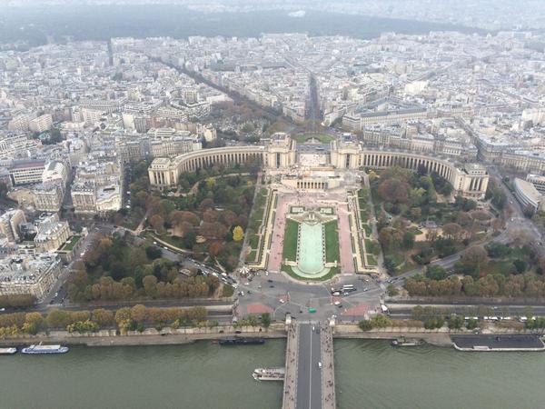 tarquinjordan's tweet photo. @BEJCHS Well done to the brave pupils who queued for over an hour and made it to the top. The views were worth it. http://t.co/K9bVqZWPQN