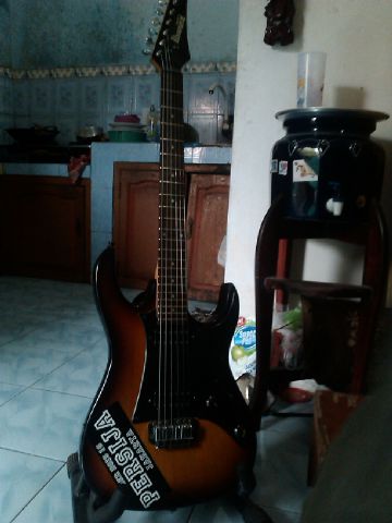 ariefHAWW's tweet photo. Sell ibanez elektrik BU, minat 08999717913 http://t.co/lDWsIe3rES