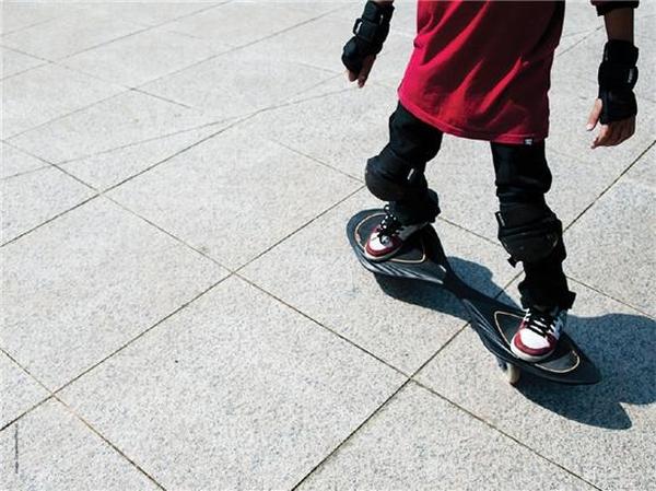 designcot's tweet image. Streetwave Swaveboard – Two-wheel caster board enhanced for surfboard experience designcot.com/2014/10/street…