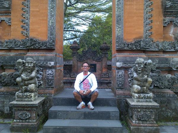JackMonthKewel's tweet photo. Kayak di Bali ya... http://t.co/QdBj0092Jr