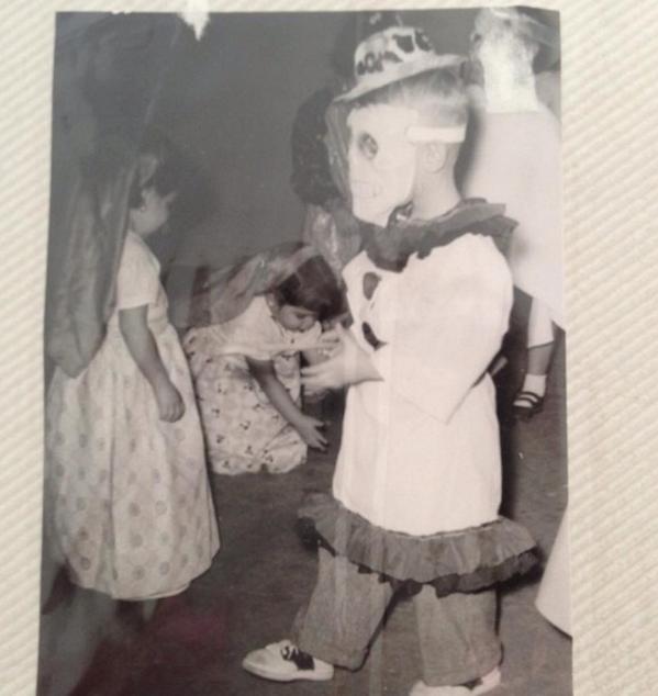 SandizonaS's tweet photo. @12News / Two year old twins Sandi &amp; Linda at a neighborhood Halloween party in 1954!!  60 years ago !! http://t.co/6aulPfbp7Z