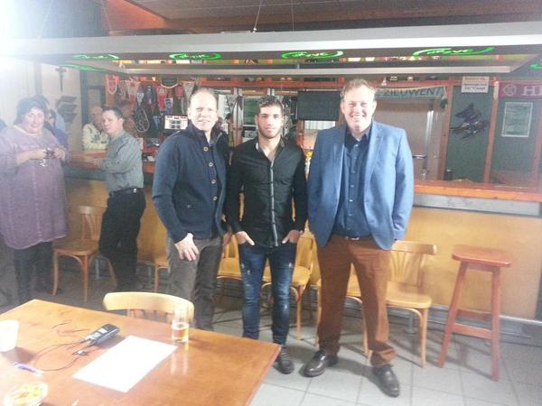 FocuzTV's tweet photo. Fraaie kleding van @GilsingMode #Didam voor @Kampioensbakker Paul Berntsen en presentator @VidalHorjus. #Graafschap http://t.co/1XH5Q94Js8