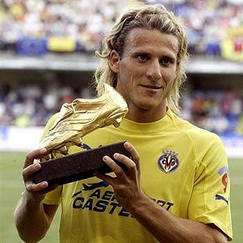 NineSportInc_'s tweet photo. Tapi, saat dilepas ke Villarreal, Forlan seolah mengamuk, Sebanyak 106 laga sukses dilahapnya dengan mencetak 54 gol http://t.co/JoHKPWkHN3