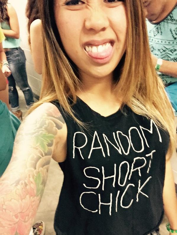 jennd0E's tweet photo. #werandom random short chick #EBH2 @diplo http://t.co/nuxhbROps1