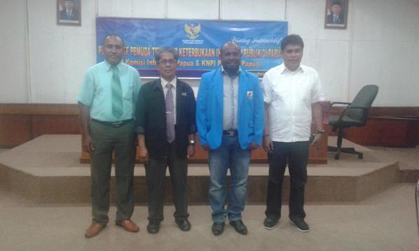 Dialog Interaktif bersama KNPI di LPP RRI Jayapura hari Sumpah Pemuda 28 Okt 2014.