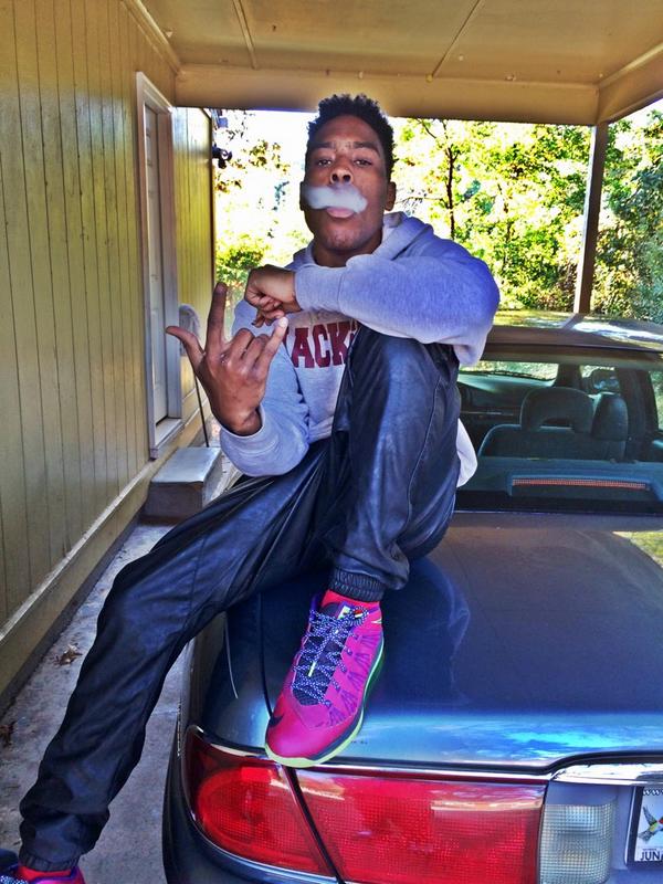 DoodieSantana's tweet photo. Early Morning With It #HellIsYouDoing @MontaMMM @DAREAL_TRUEYY @TonyTonyBaby Day 1 Shit ™👿 http://t.co/JGNoUfRToc