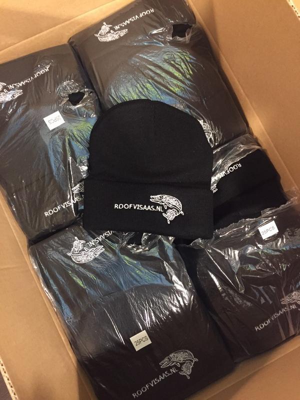 Reflex_tweet's tweet photo. De eerste orders voor geborduurde mutsen zijn alweer de deur uit! http://t.co/YoBO31IeI0