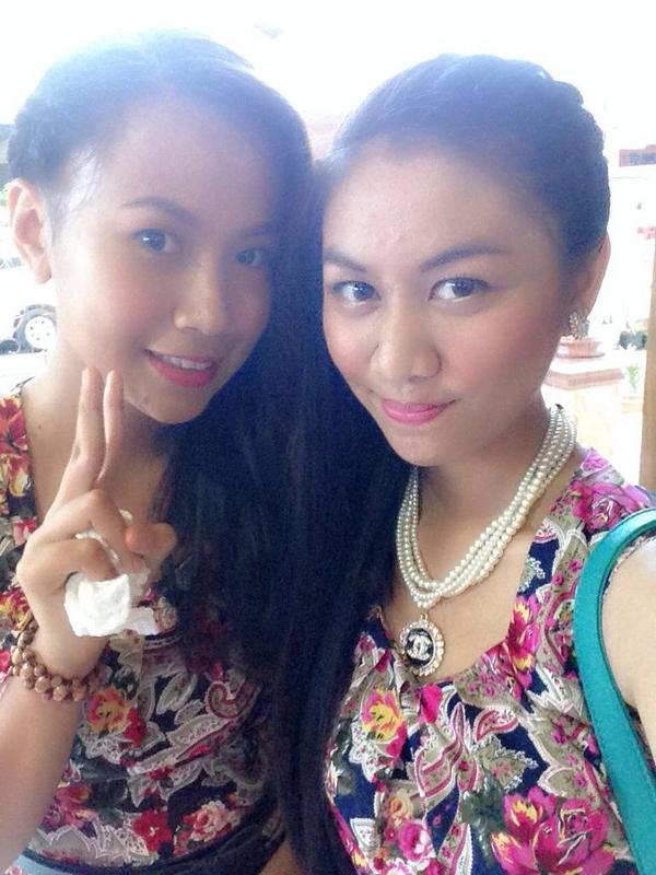 lithances's tweet photo. with @natasyaveronita wkwk http://t.co/K13pnA0nR9