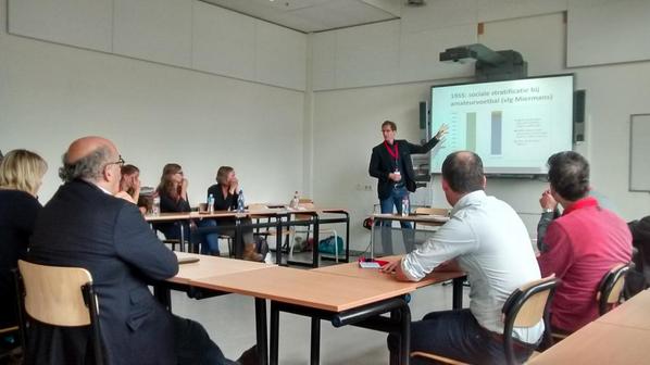 mulierinstituut's tweet photo. Dagvoorzitter #DSO2014 Johan Wakkie op de eerste rij bij themasessie over @sportdeelname van @koenbreedveld http://t.co/NYz8GJEtbT