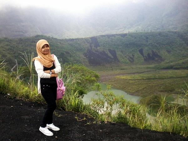 Desisuminar's tweet photo. Kawah gunung galunggung @tasikmalaya http://t.co/8MyrdXCCM8