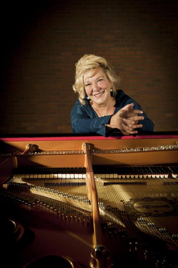 TurkkeyMagazine's tweet photo. You Will Shine Forever If You are a Reflection of Music
#Turkkey #Keyworld
@gulsinonay is a Turkish Concert Pianist. http://t.co/lgSkt1yQe8
