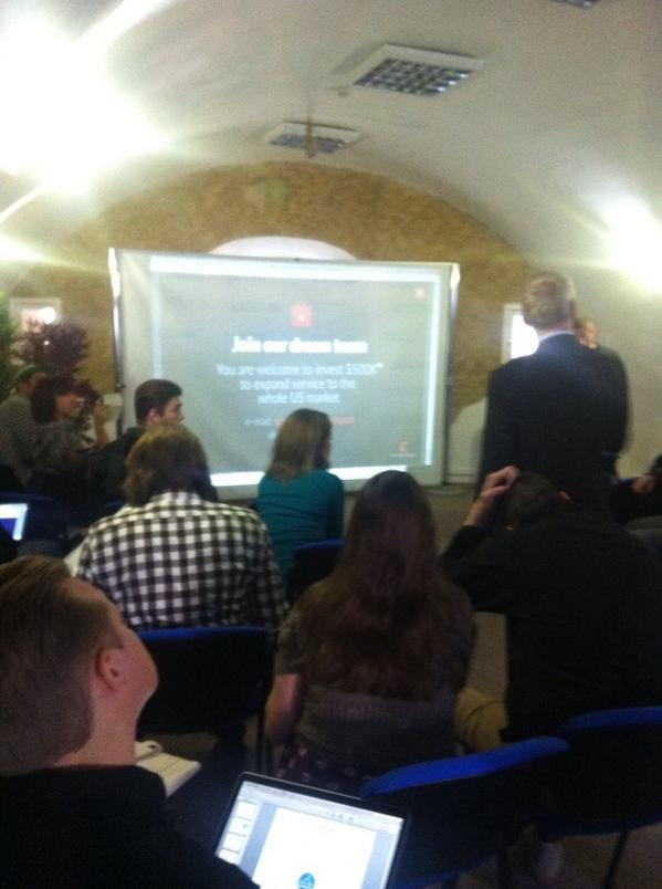 IhubUkraine's tweet photo. Pitch-трейнінг в #iHUB саме зараз http://t.co/AlSIN7elfS