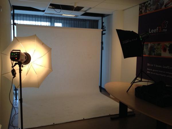 RodneyKersten's tweet photo. Fotoshoot op locatie @Leef3nu http://t.co/nwwno6o4iG
