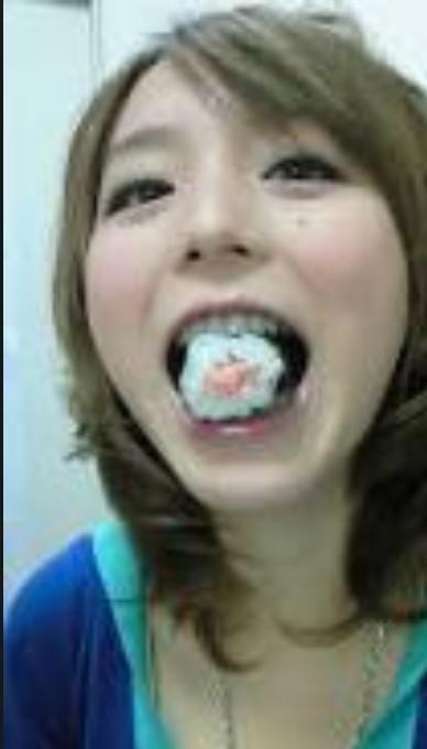 HiranoAyaAya's tweet photo. 寿司 の ため に 夕食🍣😋 http://t.co/jaJd56ctrR
