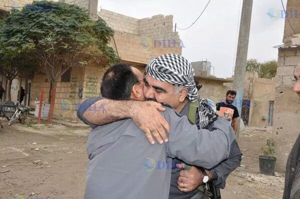 goliammar's tweet photo. ورود نیروهای #پیشمرگه به #کوبانی 
#TwitterKurds #Rojava #SOSKobane #Kobane #SaveKobane #YPG #YPJ http://t.co/WGdFSUuY3D