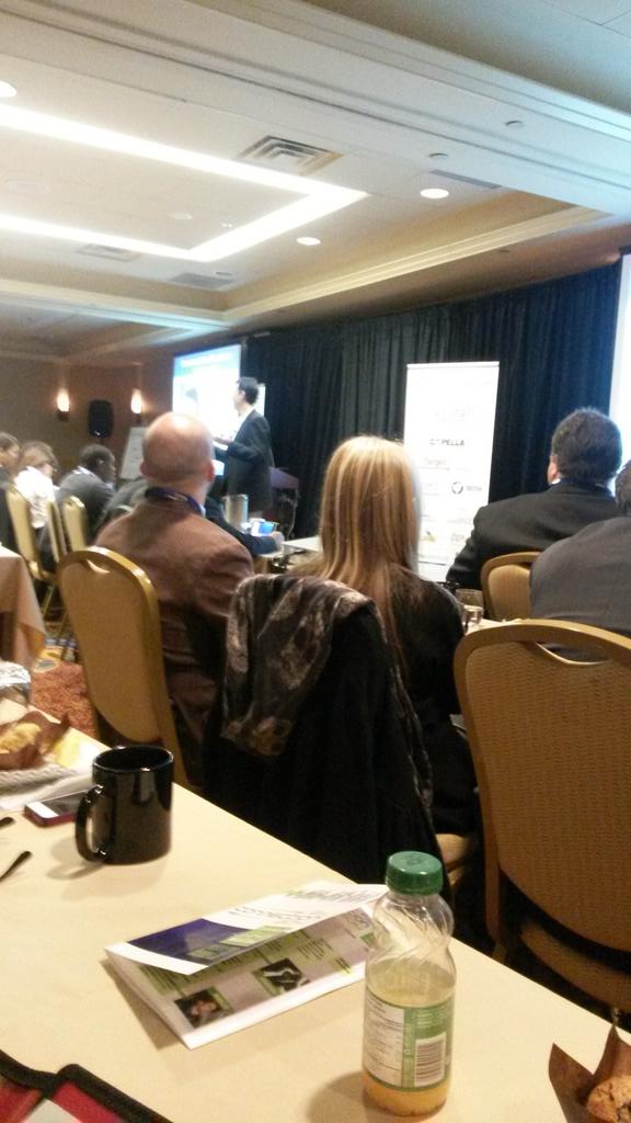 Docksix's tweet photo. @mattsunshine Great start to the morning. #learnsomethingneweveryday  #connection2014 http://t.co/wUTpCYNjPp