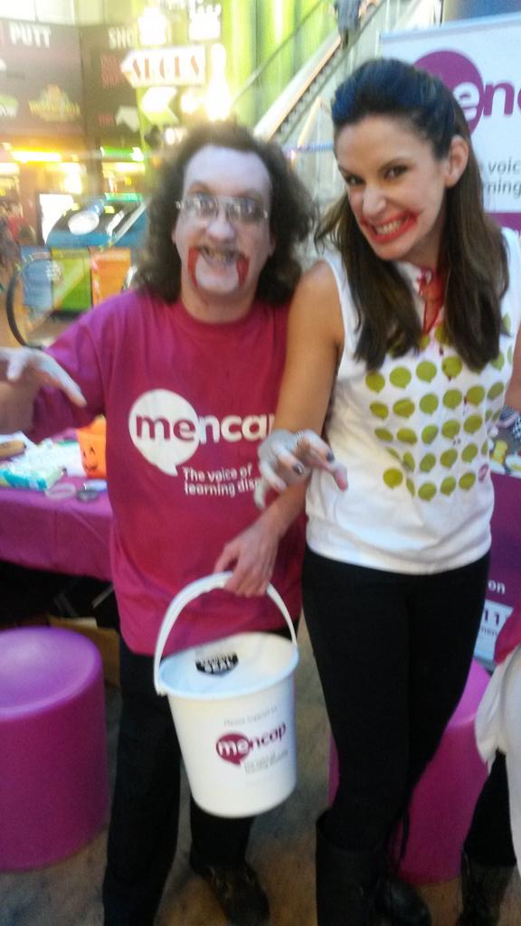 XscapeYorkshire's tweet photo. Mmmmmwhaaaaahaaaaahaaa!! Halloween face painting and fun with the #Mencap gang today! #MencapDay http://t.co/f0Ny0cLZLX