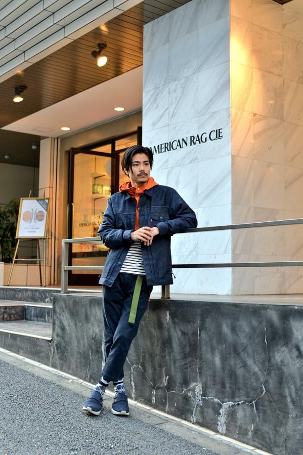 kodona_tokyo's tweet photo. 【本日のOcchoおすすめ商品】

・STUSSY ✖︎ Levis - Switching Denim Jacket ¥16000+tax

ナイロンスリーブ切替えとインディゴブラックのカラーが活かしたJKTです。 http://t.co/SAHmpe7qVL
