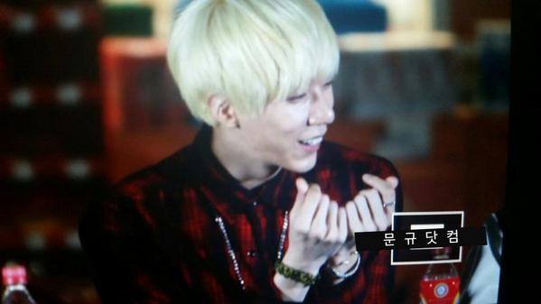 MOONGUYdotcom's tweet photo. [Preview] 141030 합정팬싸  #문규 #티모테오 #TakeAshot 하트 뿅뿅💕 http://t.co/O3Ssubpvvd