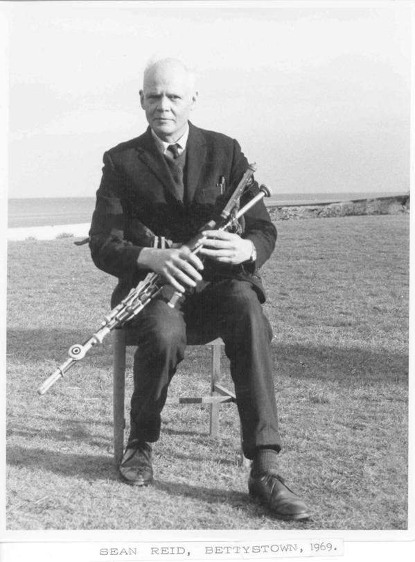 the_musicmakers's tweet photo. Seรกn Reid playing the #UilleannPipes learn about our #legendary #irish #tradmusicians by visiting @the_musicmakers http://t.co/sCYB3sBfrF