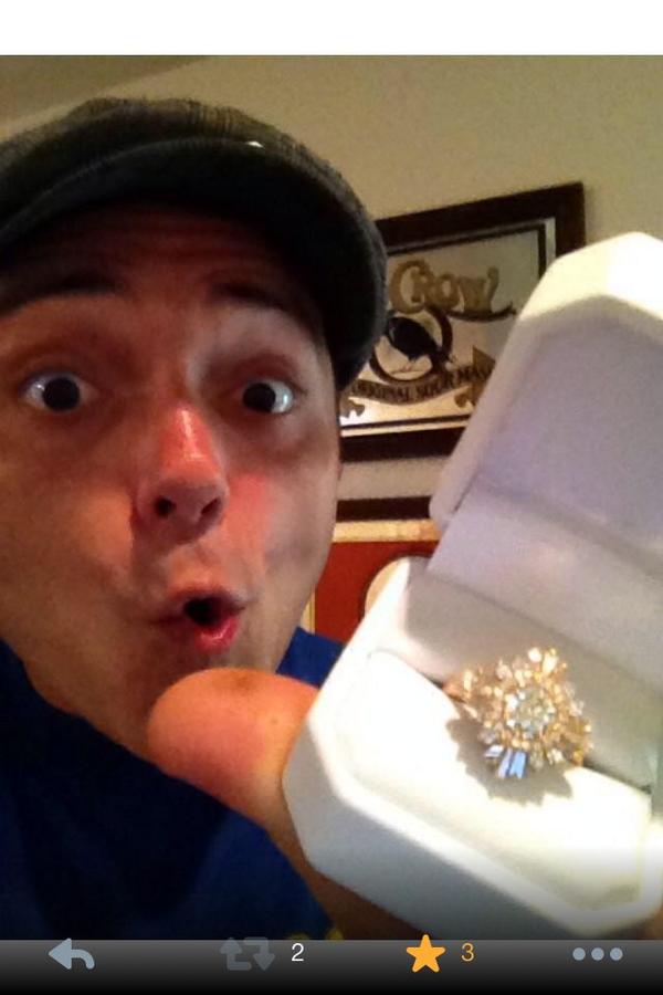 MrGrool's tweet photo. @ikebarinholtz will it help to have faces to go with this! And this ring😎 get @mindykaling to check out #proposalhelp http://t.co/PaGsjxPEf7