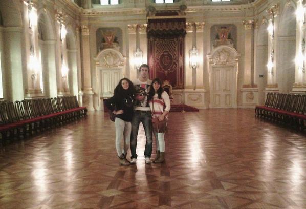 Sandriiiita_'s tweet photo. Primer día en Polonia ✌👌👋 http://t.co/W0X20BNdrh