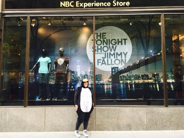 sassy22spa's tweet photo. @FallonTonight on line waiting for tonight's show and we can't enter full spirited... We tried... @nshaut @TONEBOOTS http://t.co/yIDUpGOM5E