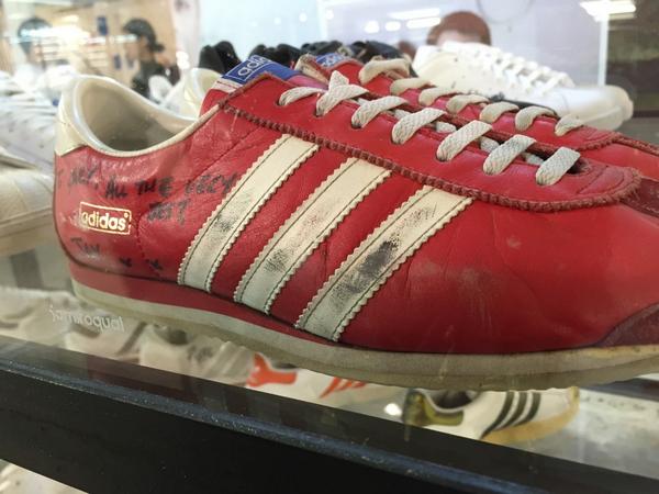 doblado ratón o rata malla no one on Twitter: "My highlight of Adidas Exhibition is .... Jamiroquai  sneakers that he wore in this video 💋💋❤️❤️👟👟👟 #adidasexhibition  http://t.co/uWdG8yC8yQ" / Twitter