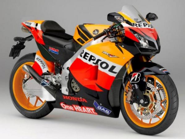 TodocircuitoWeb's tweet photo. Honda podría mostrar en Milán su #MotoGP de calle: la RC213V-S 2015 -> http://t.co/td0KcRuZtp http://t.co/u577okoJkL