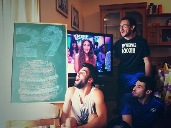 SantiAven's tweet photo. Felices 24 añitos @CristiPedroche 
Te guardamos un trozo de tarta #zapeando235 @zapeandola6 http://t.co/ftgzb2WQ6A