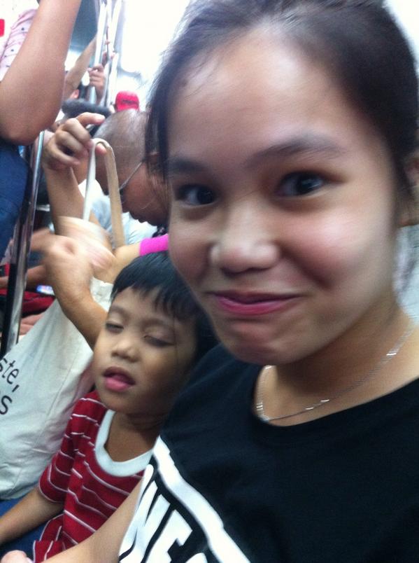 DAshantiMaeC's tweet photo. Di ko alam kung ano ung pakay sa buhay ng batang yan. Bsta ako d ko po sya kilala. 😂😂 #exploringmanila #ilovemanila http://t.co/GqaaLG1tAN