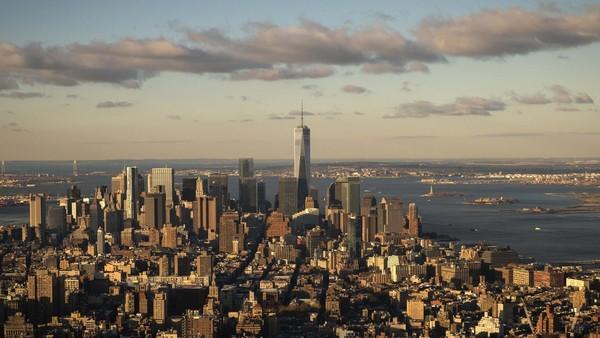 FT's tweet photo. NY skinny-scraper developers 'are buying the skyline – and with it, the identity' of the city http://t.co/pR1M1CPO4q http://t.co/fkJlaUOOL0