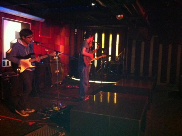 ruangmusik's tweet image. @jollywagonmusic on stage! #supportourlocalband