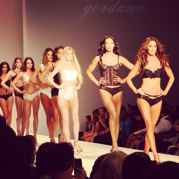 melaniemarden's tweet photo. #tbt @gordana_gogaSM #fashion #lastyleweek #lingerie #model hair by @JesseDeluxe makeup by @spencerbarnesla 💋 http://t.co/Z8B6IE2M8q