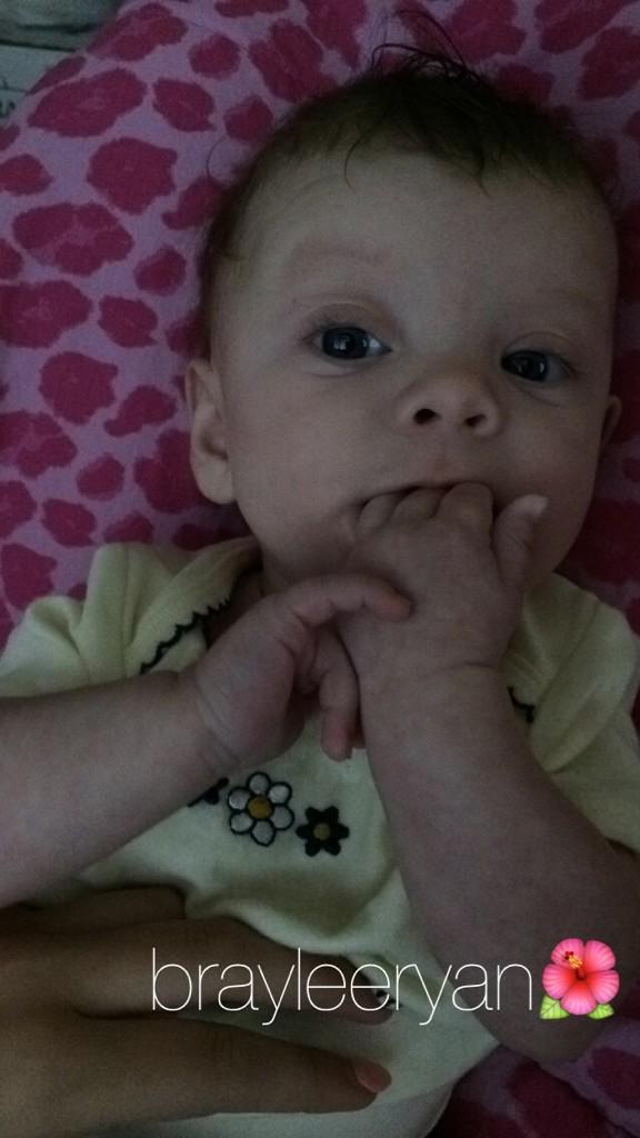 BrayleeRyan's tweet photo. I like to suck on my fingers.😄 http://t.co/ocOBV1FNJo