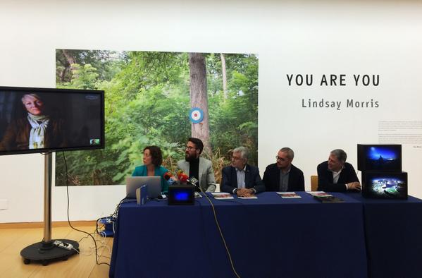 OutonoFoto's tweet photo. Hoxe presentamos YOU ARE YOU de Lindsay Morris no @CCulturalOu
#OF2014 http://t.co/D4M2XijhEs