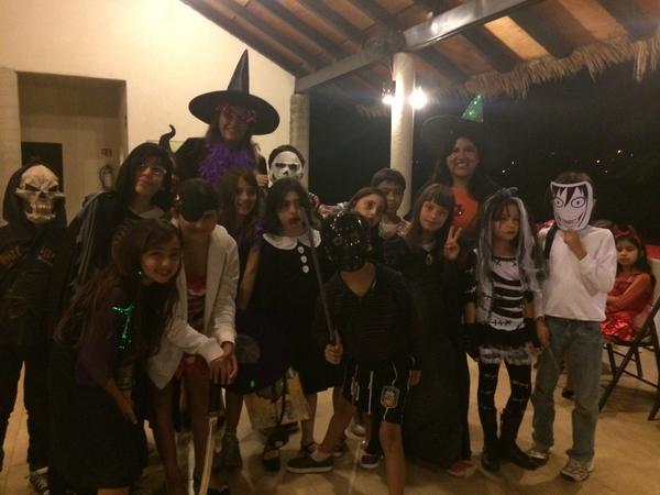 montessorisworl's tweet photo. #party #camp2014 http://t.co/ra3V7G1XVn