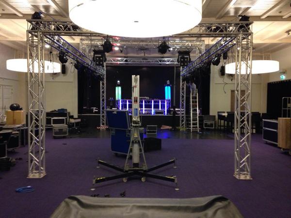 Hij staat. Morgen nog even het licht programmeren en we zijn klaar voor de eerste editie van Struners vanToen.  #RT