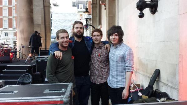 nongardener's tweet photo. the fabulous @StringsForAmmo between sets at Covent Garden today @PoppyLegion  #LondonPoppyDay http://t.co/6Io9yax4ga