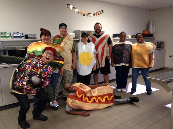 CookMedSurg's tweet image. Check out the #Halloween costumes of our cafeteria crew in Winston-Salem. Looking good! #insidecook