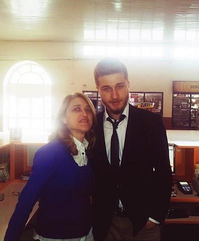 Er_Aytek's tweet photo. #annem #hayat #tekaskim #newphoto http://t.co/Ylo3IzMBlC