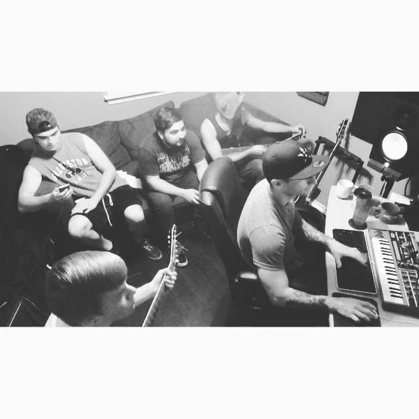 TErecordings's tweet photo. Working on Insights new EP. http://t.co/zMRPLdcC6r