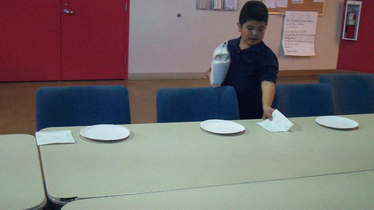 Denver4H's tweet image. How the table looks is just as important as how the food tastes #4H #LifeSkills #CreativeCooks