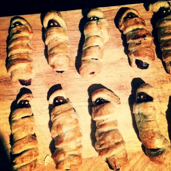 Mintyy2k's tweet photo. @lorrainepascale my mummified sausage rolls #HowToBeABetterCook http://t.co/8Ox5d0msIW