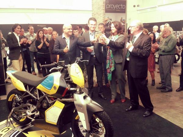 Pasado y futuro de #Bultaco juntos para inaugurar la nueva exposicion temporal Motos de Leyenda <a href="/bultaconline/">B</a>